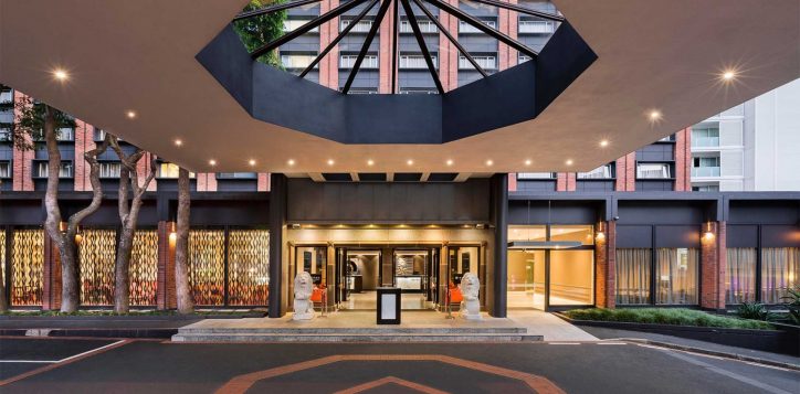 pullman-entrance-2