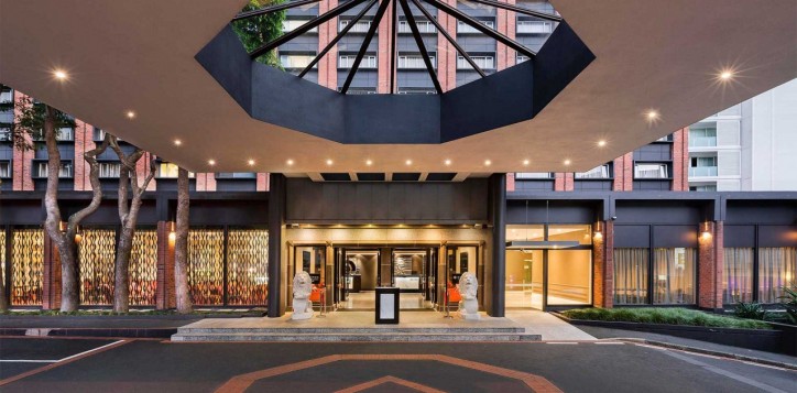 pullman-entrance1-2