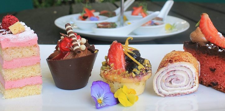 chocolate-and-berries-high-tea-buffet-2