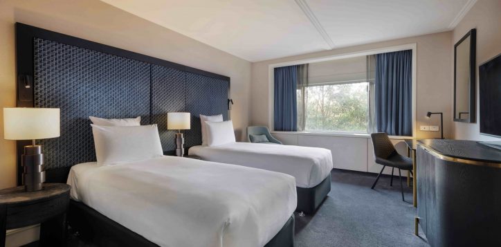 5-pakl-superior-room-king-split-2