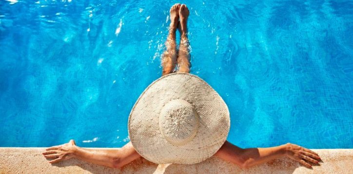 sothys-pool-lady-with-hat-on-2