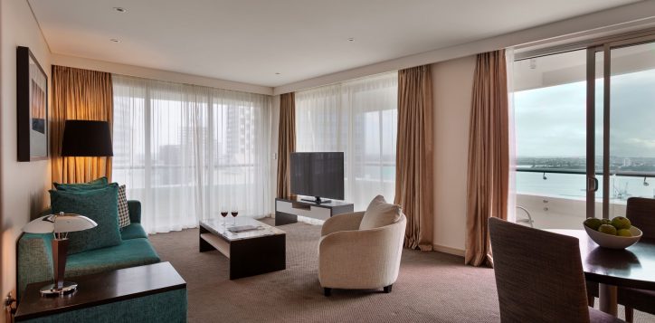 lr-one-bedroom-deluxe-apartment-lounge-skb-2
