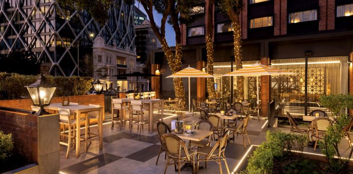 tapestry-bar-courtyard-2